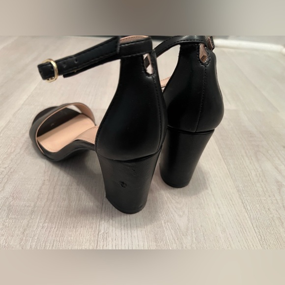 Kelly & Katie Black Heels (Women’s 7.5) - LAST PRICE. - Picture 5 of 10